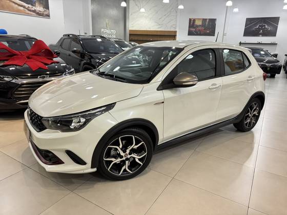 FIAT ARGO 1.8 E.TORQ FLEX HGT MANUAL FIAT ARGO 1.8 E.TORQ FLEX HGT MANUAL